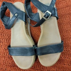 Steve Madden Black Strap Sandals